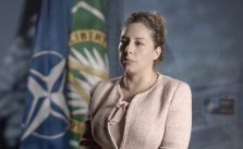Новини Ora - Ministrja Xhaçka: Стосовно трудових відносин НАТО