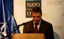 Прес-конференція Генерального секретаря НАТО Андерса Фога Расмуссена відбулася в Приштині, Косово