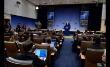 Попередня міністерська прес-конференція Генерального секретаря НАТО, 25 жовтня 2016 р. - частина 1/2