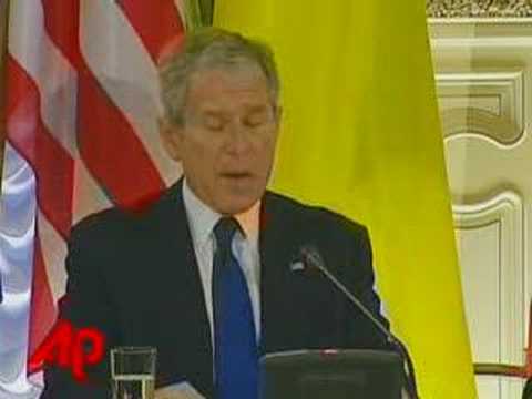 Буш: Сильна підтримка України в НАТО