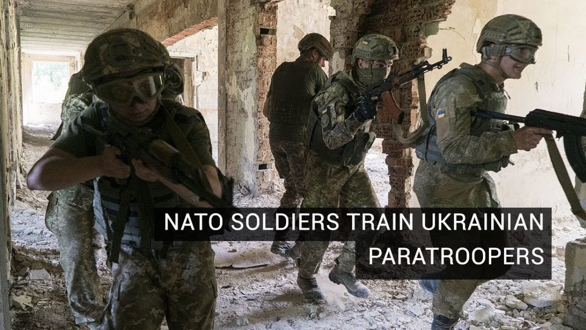Солдати НАТО навчають українських десантників
